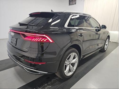 2023 Audi Q8 55 Premium