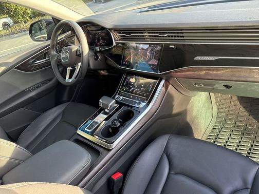 2023 Audi Q8 55 Premium