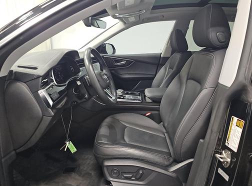 2023 Audi Q8 55 Premium