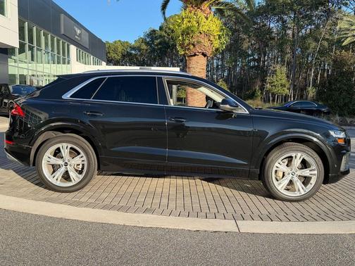 2023 Audi Q8 55 Premium