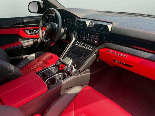 Black 2021 Lamborghini Urus Base