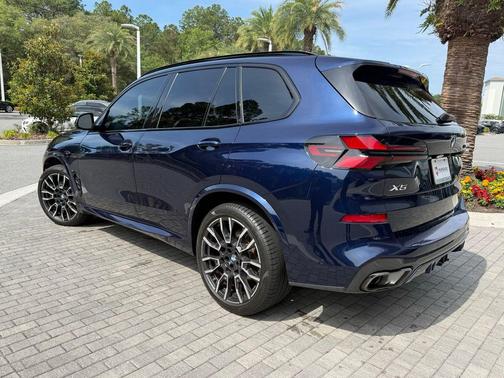 Tanzanite Blue II Metallic 2024 BMW X5 xDrive40i