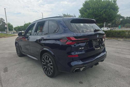 Tanzanite Blue II Metallic 2024 BMW X5 xDrive40i