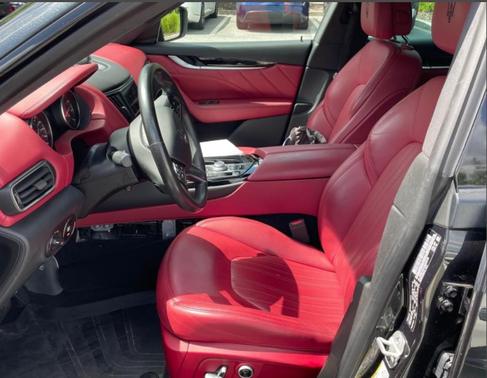 Nero Ribelle Metallic 2022 Maserati Levante GT