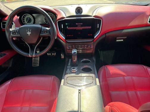 2022 Maserati Ghibli Modena