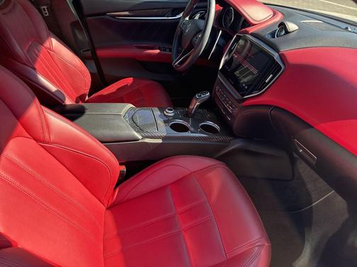 2022 Maserati Ghibli Modena