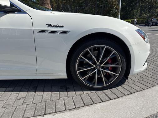 2022 Maserati Ghibli Modena