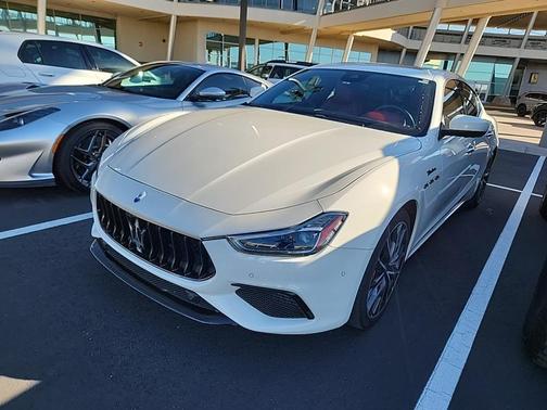 2022 Maserati Ghibli Modena
