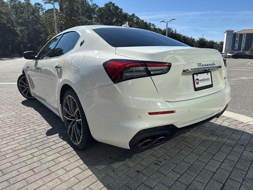 2022 Maserati Ghibli Modena