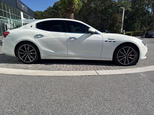 2022 Maserati Ghibli Modena