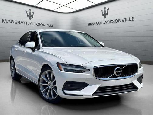 2021 Volvo S60 T5 Momentum