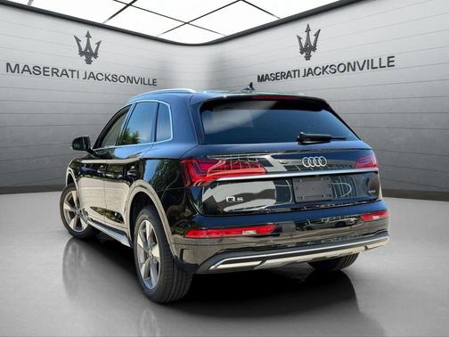 2022 Audi Q5 40 Premium Plus