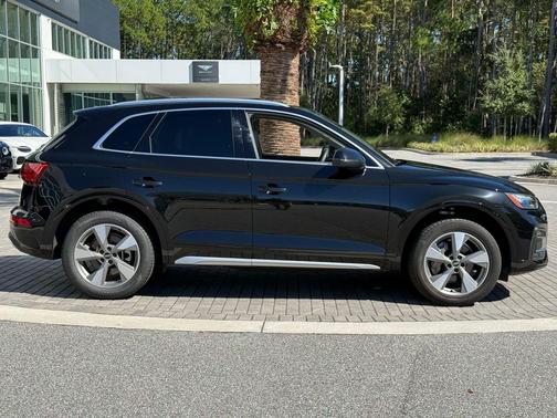 2022 Audi Q5 40 Premium Plus
