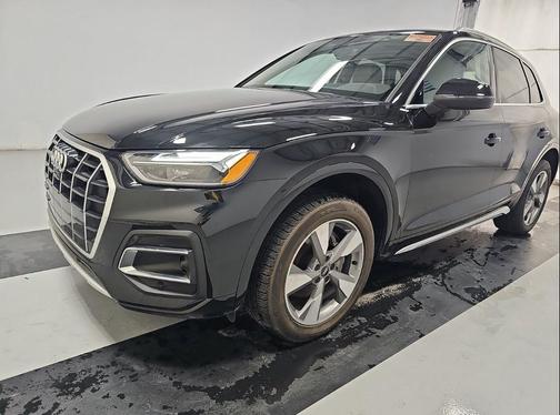 2022 Audi Q5 40 Premium Plus