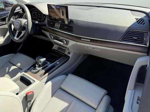 2022 Audi Q5 40 Premium Plus