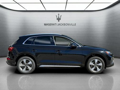 2022 Audi Q5 40 Premium Plus