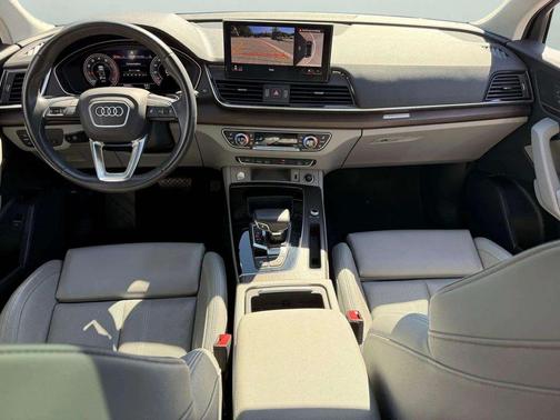 2022 Audi Q5 40 Premium Plus