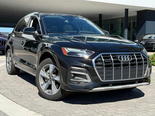 2022 Audi Q5 40 Premium Plus