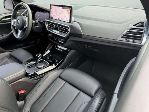 2023 BMW X4 xDrive30i