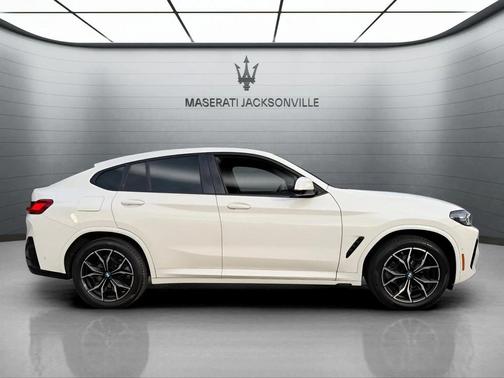 2023 BMW X4 xDrive30i
