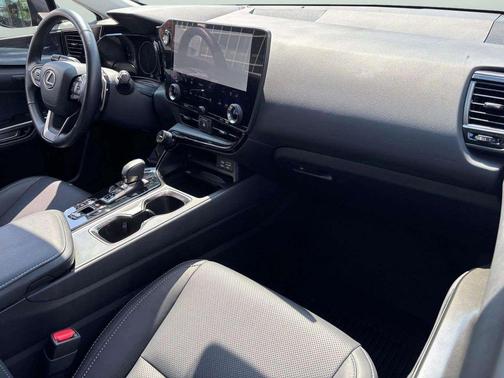 2022 Lexus NX 350h Premium