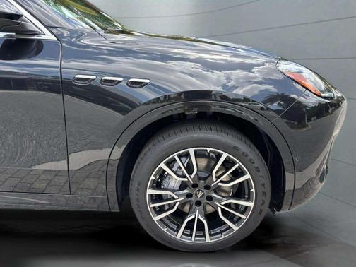 2025 Maserati Grecale 