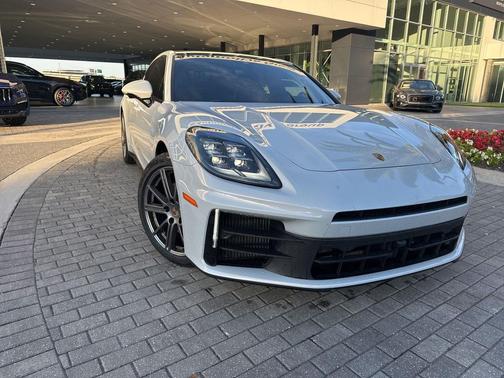 2024 Porsche Panamera Base
