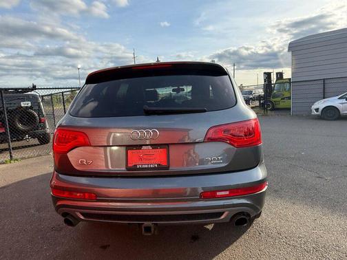 Daytona Gray Pearl Effect 2015 Audi Q7 3.0T S line Prestige