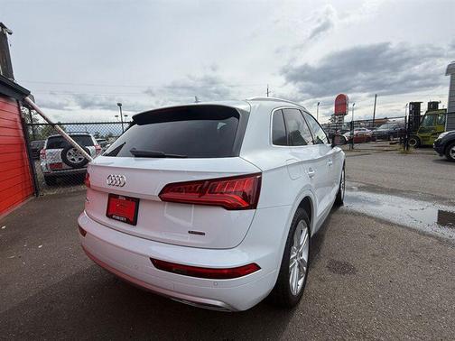 Glacier White Metallic 2019 Audi Q5 2.0T Premium Plus