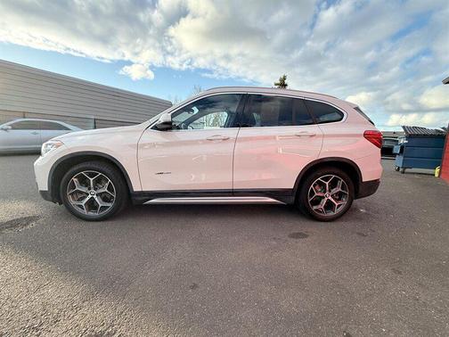White 2018 BMW X1 xDrive28i