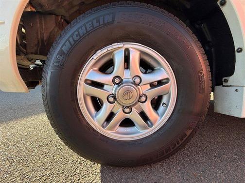 2001 Lexus LX 470 Base