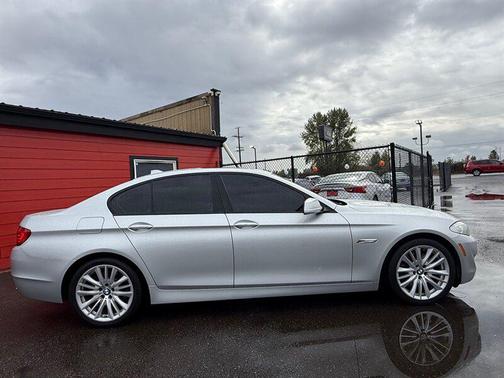2011 BMW 550 550i