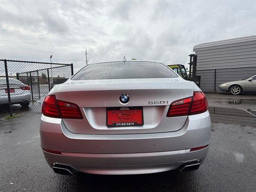 2011 BMW 550 550i