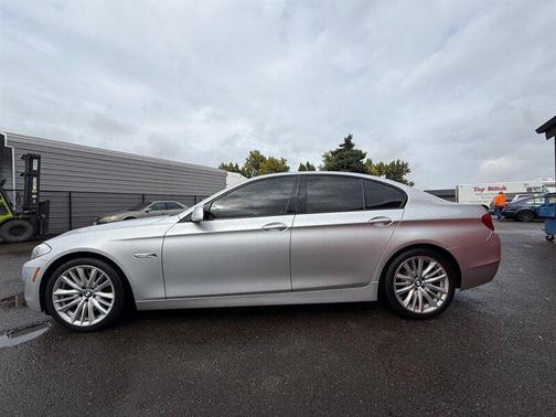 2011 BMW 550 550i