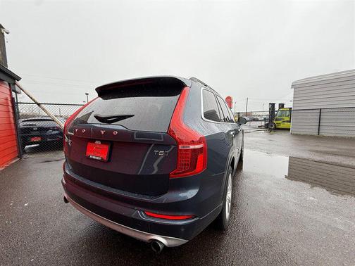 2018 Volvo XC90 T5 Momentum