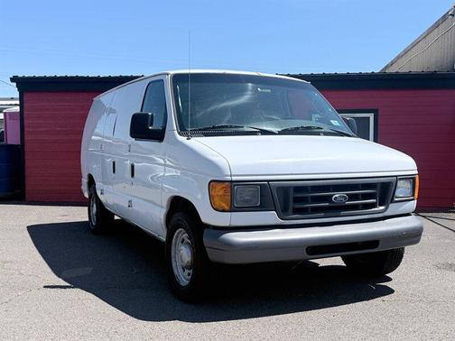 Oxford White Clearcoat 2004 Ford E150 Cargo