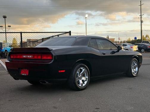 2013 Dodge Challenger SXT