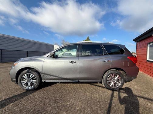 2019 Nissan Pathfinder SL