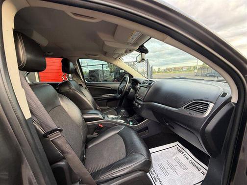 Granite Pearlcoat 2017 Dodge Journey Crossroad