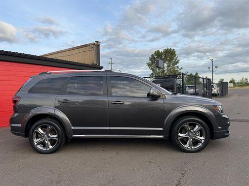 Granite Pearlcoat 2017 Dodge Journey Crossroad