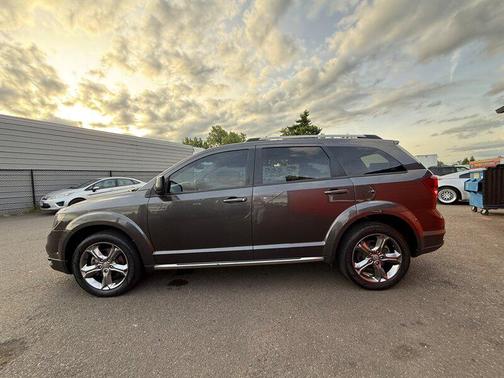 Granite Pearlcoat 2017 Dodge Journey Crossroad
