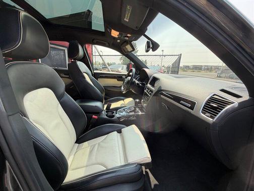 Daytona Gray Pearl Effect 2016 Audi Q5 3.0T Premium Plus