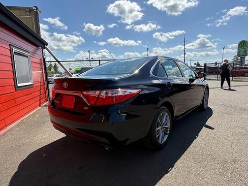 2017 Toyota Camry SE