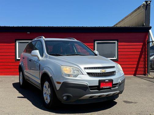 Silver 2013 Chevrolet Captiva Sport 2LS
