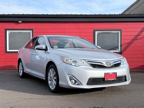 Classic Silver Metallic 2012 Toyota Camry XLE Sedan