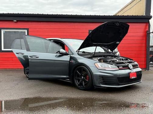 2015 Volkswagen Golf GTI 2.0T SE 4-Door