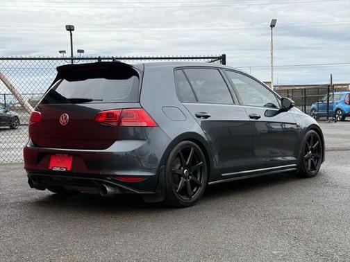 2015 Volkswagen Golf GTI 2.0T SE 4-Door
