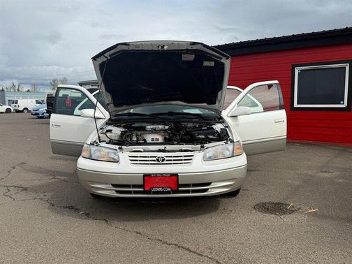 1999 Toyota Camry LE