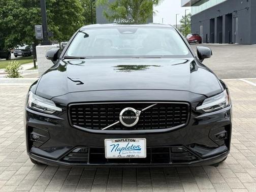 2024 Volvo S60 B5 Core Dark Theme