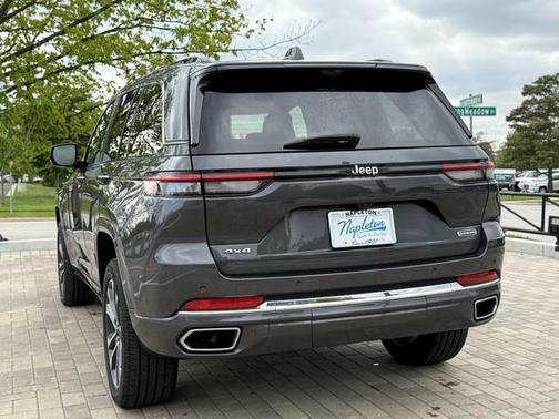 2022 Jeep Grand Cherokee Overland
